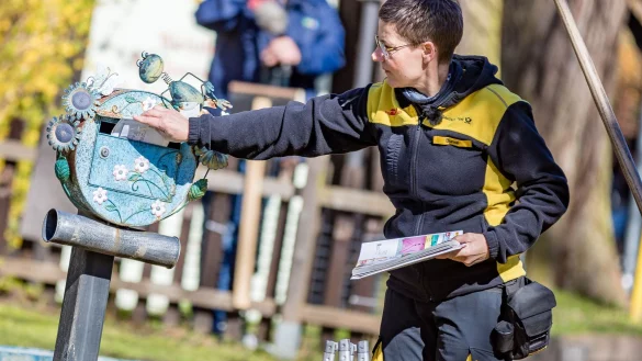 Die au&szlig;ergew&ouml;hnliche Art der Postzustellung per Kahn hat eine 127 Jahre alte Tradition. - &copy; Frank Hammerschmidt/dpa