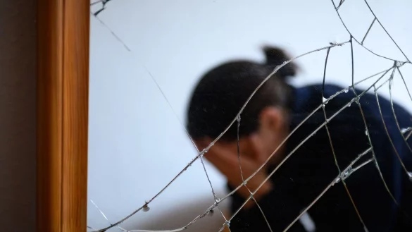 Das EU-Parlament hat sich auf sch&auml;rfere Ma&szlig;nahmen gegen Gewalt an Frauen geeinigt. - &copy; Jonas Walzberg/dpa