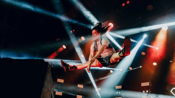 Der Sieger gab auf der B&uuml;hne alles. - &copy; Roosa-Maria Kauppila/Oulu August Festivals /dpa