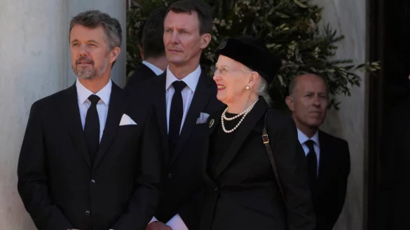 Kronprinz Frederik (l) soll den Thron von K&ouml;nigin Margrethe II. erben. - &copy; Petros Giannakouris/AP/dpa