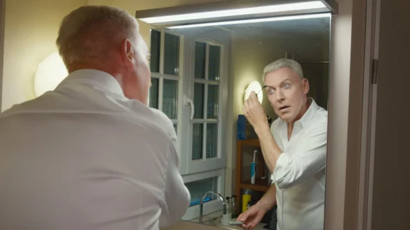 H. P. Baxxter bereitet sich auf die Show vor. - &copy; NDR/avanti media fiction/dpa