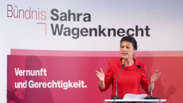 &laquo;Der Staat greift &auml;lteren Menschen immer tiefer in die ohnehin schmale Geldb&ouml;rse&raquo;, kritisiert die Vorsitzende der Partei B&uuml;ndnis Sahra Wagenknecht. - &copy; Lukas Barth/dpa
