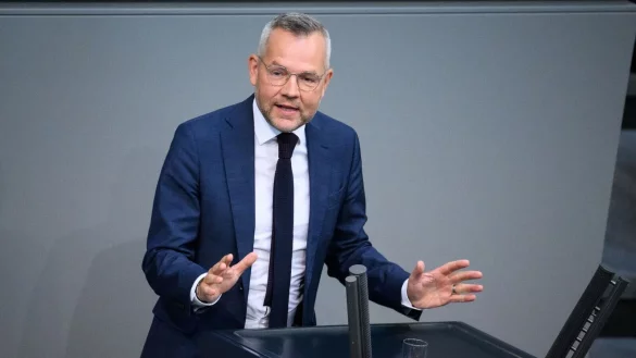 Michael Roth sitzt seit 1998 f&uuml;r die SPD im Bundestag. - &copy; Bernd von Jutrczenka/dpa