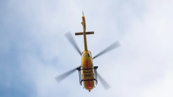 Rettungskr&auml;fte brachten den 55-J&auml;hrigen per Hubschrauber in ein Krankenhaus. (Symbolbild) - &copy; Sebastian Gollnow/dpa
