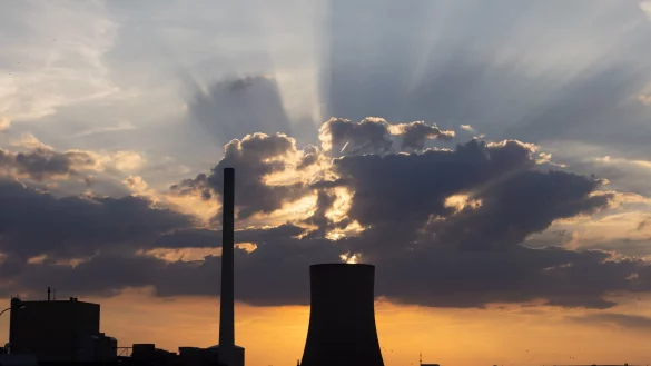Das Kraftwerk Heyden wird Ende September endgültig stillgelegt. - © Friso Gentsch/dpa