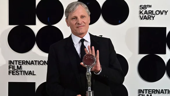 Das internationale Filmfestival in Karlsbad wurde mit einer Auszeichnung f&uuml;r Viggo Mortensen er&ouml;ffnet. - &copy; Slavomir Kubes/CTK/AP/dpa