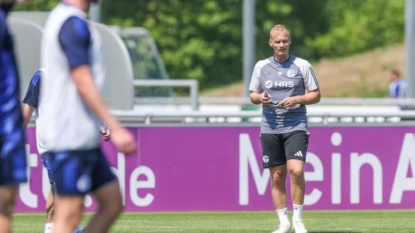 F&uuml;r Karel Geraerts und seine Schalker lief die Generalprobe vor dem Saisonstart nicht gut. - &copy; Tim Rehbein/dpa