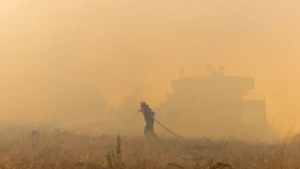 Dichter Rauch macht das Atmen unm&ouml;glich - &copy; Socrates Baltagiannis/dpa