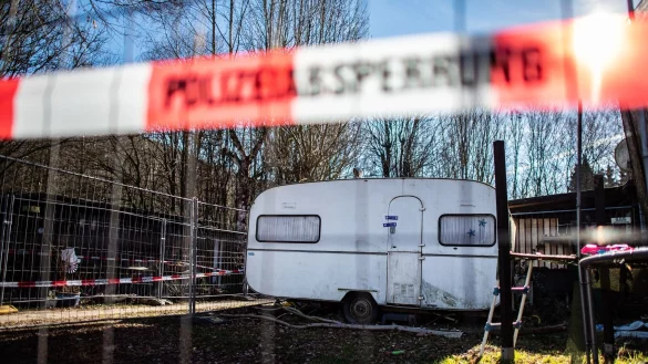Auf dem Campingplatz Eichwald steht der versiegelte Campingwagen des 2019 wegen schweren sexuellen Kindesmissbrauchs verurteilten Hauptt&auml;ters im Tat-Komplex L&uuml;gde. - &copy; Guido Kirchner/dpa