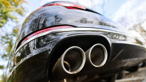 Autohersteller m&uuml;ssen seit 2010 den CO2-Aussto&szlig; ausweisen und Abgaben zahlen m&uuml;ssen, wenn sie bestimmte Grenzen &uuml;berschreiten. - &copy; Oliver Berg/dpa