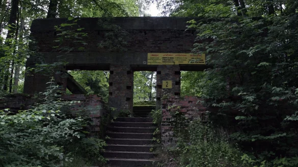 Historische Altlast: Nahe Ketrzyn befindet sich der Zugang zur Wolfsschanze - w&auml;hrend des Zweiten Weltkrieges das Hauptquartier Adolf Hitlers. - &copy; Artur Reszko/epa/dpa-tmn