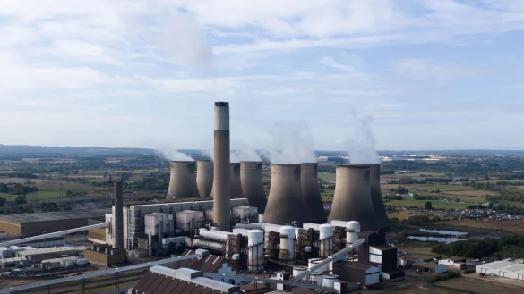 Großbritanniens letztes Kohlekraftwerk in Ratcliffe-on-Soar südwestlich von Nottingham wird geschlossen. - © Jacob King/PA Wire/dpa