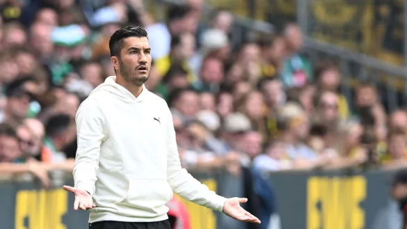 Nicht zufrieden mit dem 0:0 in Bremen: Dortmunds neuer Trainer Nuri Sahin. - © Carmen Jaspersen/dpa