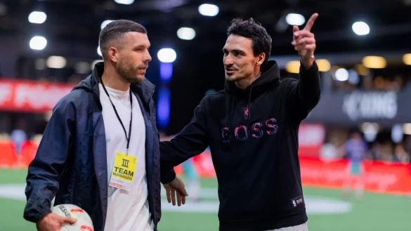 F&uuml;r Mats Hummels (r) ist nach nur einem Jahr in der Baller League schon wieder Schluss. - &copy; Rolf Vennenbernd/dpa