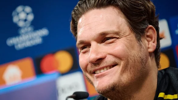 Trainer Edin Terzic nimmt an der Presskonferenz teil. - &copy; Bernd Thissen/dpa