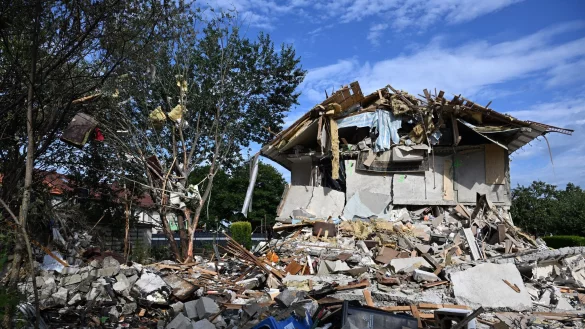 Ein Trümmerfeld bleibt nach der Hausexplosion in Memmingen . - © Stefan Puchner/dpa