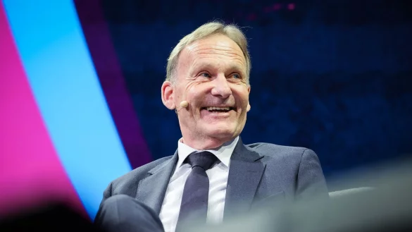 Hans-Joachim Watzke bei einem Podiumsgespr&auml;ch auf der Branchenkonferenz SpoBis. - &copy; Christian Charisius/dpa