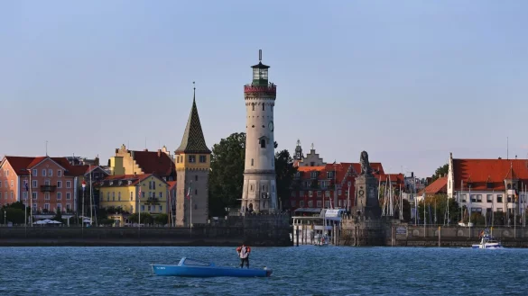 Lindaus Wahrzeichen: Der einzige Leuchtturm Bayerns ist wieder f&uuml;r Besichtigungen ge&ouml;ffnet. - &copy; Karl-Josef Hildenbrand/dpa