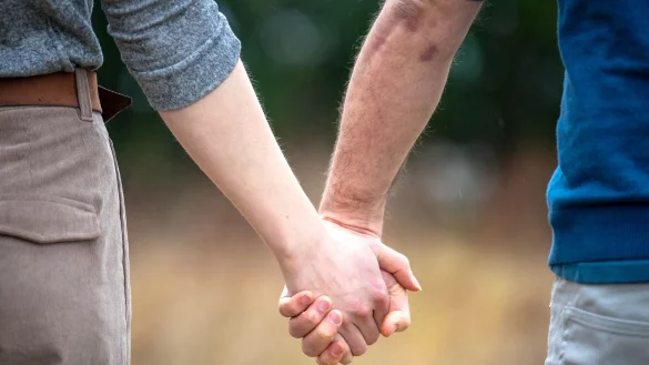 Wie kann man eine gute Beziehung f&uuml;hren? Gary Chapman antwortet darauf mit den &laquo;F&uuml;nf Sprachen der Liebe&raquo;. - &copy; Sina Schuldt/dpa