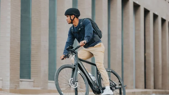K&uuml;nstliche Intelligenz kann bei E-Bikes daf&uuml;r sorgen, dass man mit einem gew&uuml;nschten Akku-Stand am Ziel ankommt - &copy; Julian Mittelstaedt/Bosch/dpa-tmn