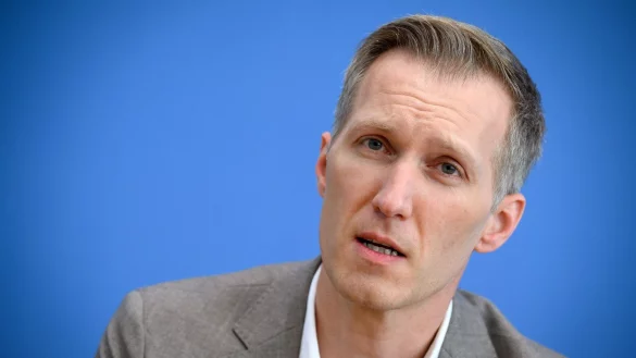 Daniel Terzenbach, Beauftragter der Bundesregierung f&uuml;r die Arbeitsmarktintegration von Zuwanderern, in der Bundespressekonferenz. - &copy; Bernd von Jutrczenka/dpa