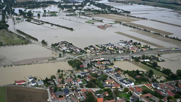 Der Osten &Ouml;sterreichs hat mit &Uuml;berschwemmungen zu k&auml;mpfen. - &copy; Helmut Fohringer/APA/dpa
