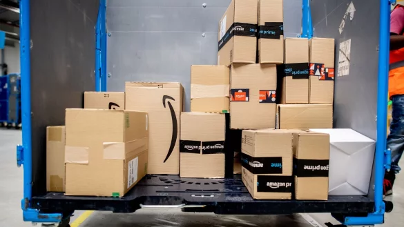 Deutschland war 2023 laut Gesch&auml;ftsbericht von Amazon mit knapp 37,6 Milliarden Dollar Umsatz zweitgr&ouml;&szlig;ter Markt nach den USA, wenn auch mit deutlichem Abstand. - &copy; Hauke-Christian Dittrich/dpa