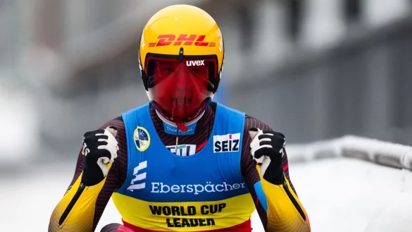 Max Langenhan jubelt in Altenberg &uuml;ber seinen Sieg. - &copy; Marius Becker/dpa