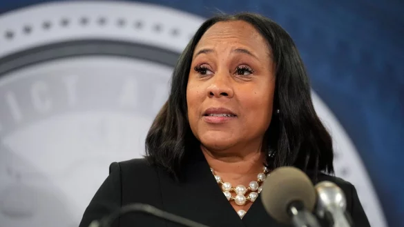 Staatsanwältin Fani Willis ist mit Vorwürfen konfrontiert. - © John Bazemore/AP/dpa