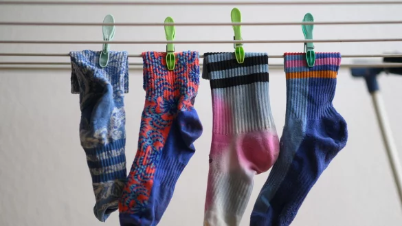 Viele Familien w&uuml;nschen sich laut einer Studie eine gleichberechtigtere Aufteilung von Arbeit und Kinderbetreuung. (Illustration) - &copy; Robert Michael/dpa