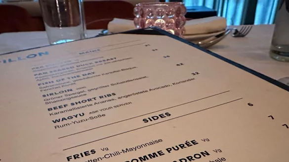 Noch ein paar Pommes extra? - &copy; Gregor Tholl/dpa