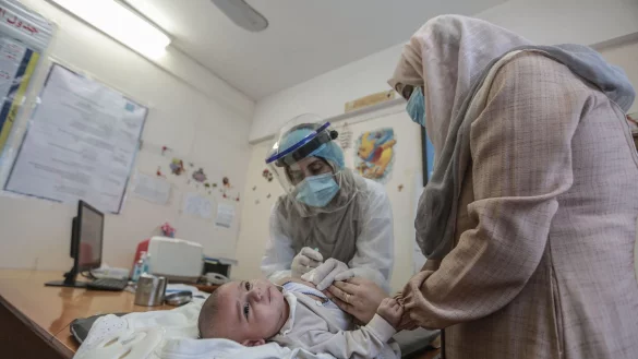 Hunderttausende Kinder sollen im Gazastreifen gegen Polio geimpft werden. (Archivbild) - &copy; Mohammed Talatene/dpa