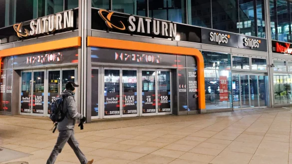 MediaMarktSaturn hat in Deutschland gut 400 Märkte mit knapp 20.300 Beschäftigten. - © Carsten Koall/dpa