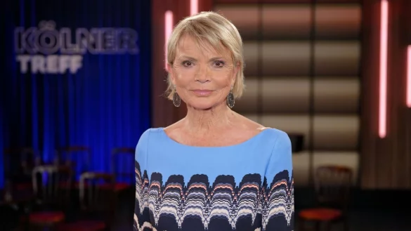 Uschi Glas, Schauspielerin, steht nach der Aufzeichnung der WDR Talkshow &laquo;K&ouml;lner Treff&raquo; im Studio. - &copy; Henning Kaiser/dpa/Archivbild