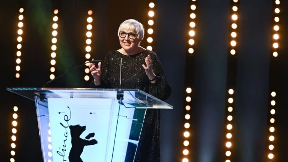 Kulturstaatsministerin Claudia Roth hat das Vorgehen der Festspielleitung verteidigt. - &copy; Monika Skolimowska/dpa