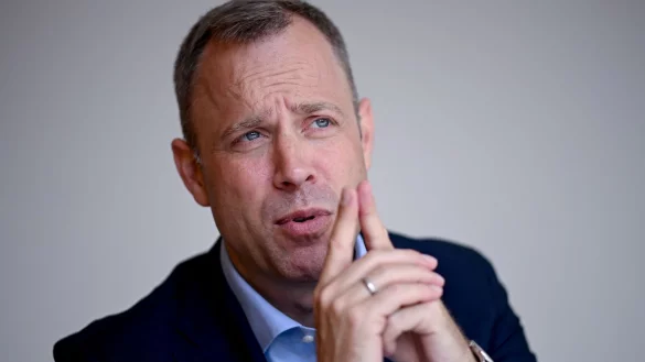 Am 12. August erscheint das Buch von Mario Czaja. - © Britta Pedersen/dpa