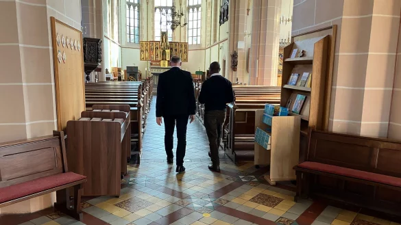 Beschimpft und angespuckt: Ein schwarzer Priester beklagt Anfeindungen. - &copy; Christian Breuer/Bistum M&uuml;nster/dpa