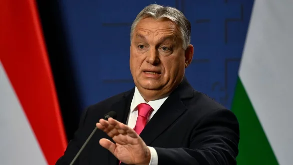 Die Koalition unter Ministerpräsident Viktor Orban knüpft die Zustimmung zum Nato-Beitritt Schwedens an eine bestimmte Bedingung. - © Denes Erdos/AP/dpa