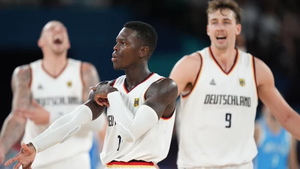 Schr&ouml;der und Wagner feiern den Halbfinal-Einzug. - &copy; Marcus Brandt/dpa