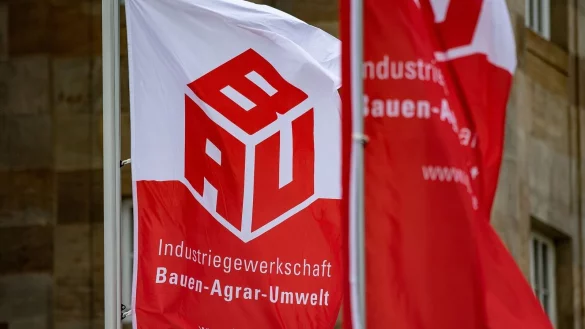 Die IG Bauen Agrar Umwelt hat Streiks angek&uuml;ndigt (Archivbild). - &copy; Swen Pf&ouml;rtner/dpa