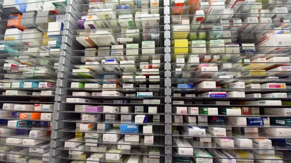 Ein seit 2023 g&uuml;ltiges Bundesgesetz zur Lieferengpass-Bek&auml;mpfung zeige fast keine Wirkung, moniert der Apothekenvertreter. (Archivbild) - &copy; Waltraud Grubitzsch/dpa