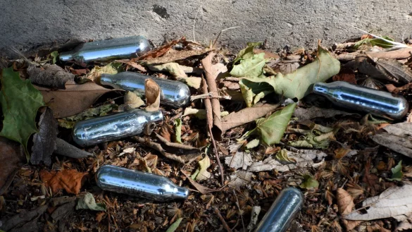 Die Lachgas-Kartuschen enthalten Distickstoffmonoxid. - &copy; Gerard Bottino/Zuma Press/dpa