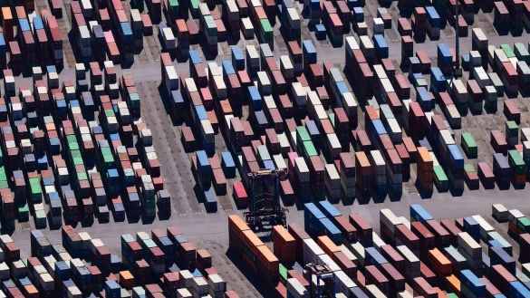 F&uuml;r die Jahre 2025 und 2026 sagt die Weltbank ein Wirtschaftswachstum um 2,7 Prozent voraus (Symbolbild). - &copy; Christian Charisius/dpa