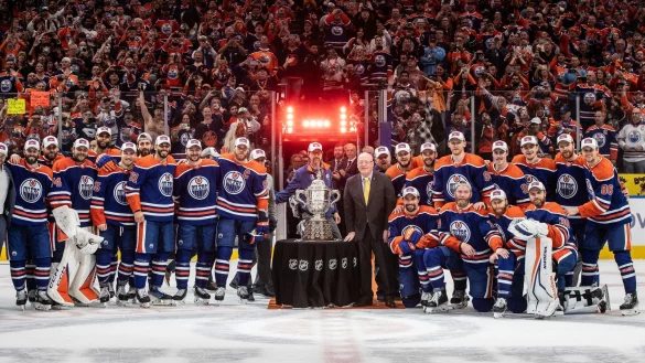 Die Edmonton Oilers feiern den Einzug in die NHL-Finals. - &copy; Jason Franson/The Canadian Press/AP/dpa