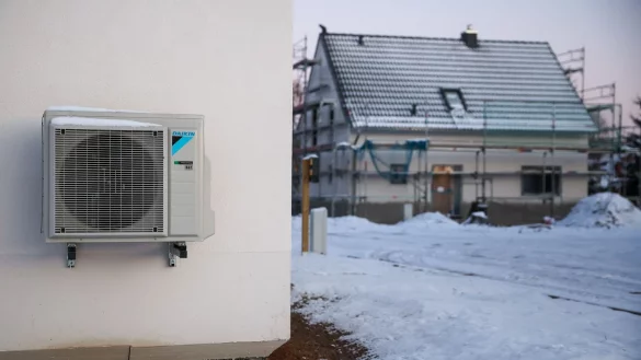 Das Geb&auml;udeenergiegesetz sieht vor, dass von 2024 an jede neu eingebaute Heizung zu 65 Prozent mit Erneuerbaren Energien betrieben werden muss. - &copy; Jan Woitas/dpa