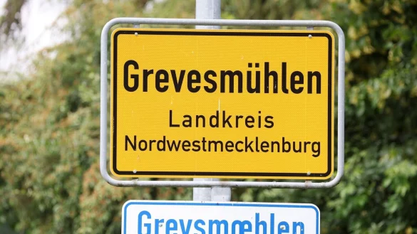 Den Ermittlern zufolge blieb das achtjährige Mädchen beim Vorfall in Grevesmühlen unverletzt. - © Bernd Wüstneck/dpa