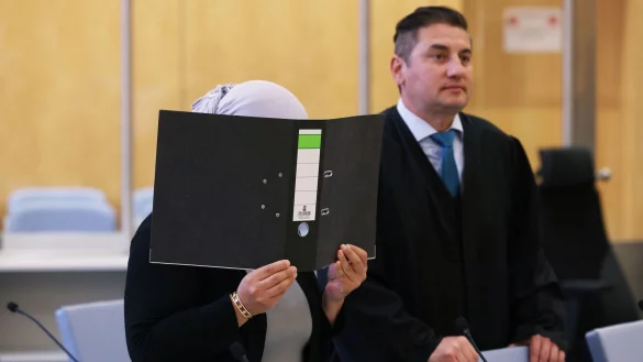 Die Angeklagte soll im September 2013 nach Syrien ausgereist sein und sich dort zun&auml;chst der Terrorvereinigung Jabhat al-Nusra angeschlossen haben, sp&auml;ter dann der Terrorgruppe Islamischer Staat (IS). - &copy; David Young/dpa