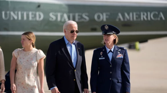 Joe Biden ist auf dem Weg nach Italien zum G7-Gipfel. - &copy; Alex Brandon/AP/dpa