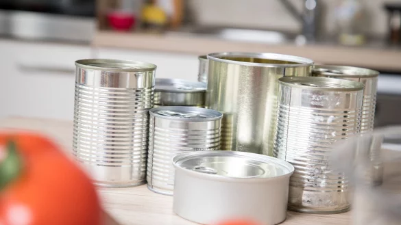 Thunfisch, Suppen, Kokosmilch: Konserven sind oft mit Bisphenol A belastet. - &copy; Christin Klose/dpa-tmn/dpa