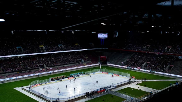 Auch bei der WM 2027 soll ein Spiel unter freiem Himmel stattfinden. - &copy; Rolf Vennenbernd/dpa